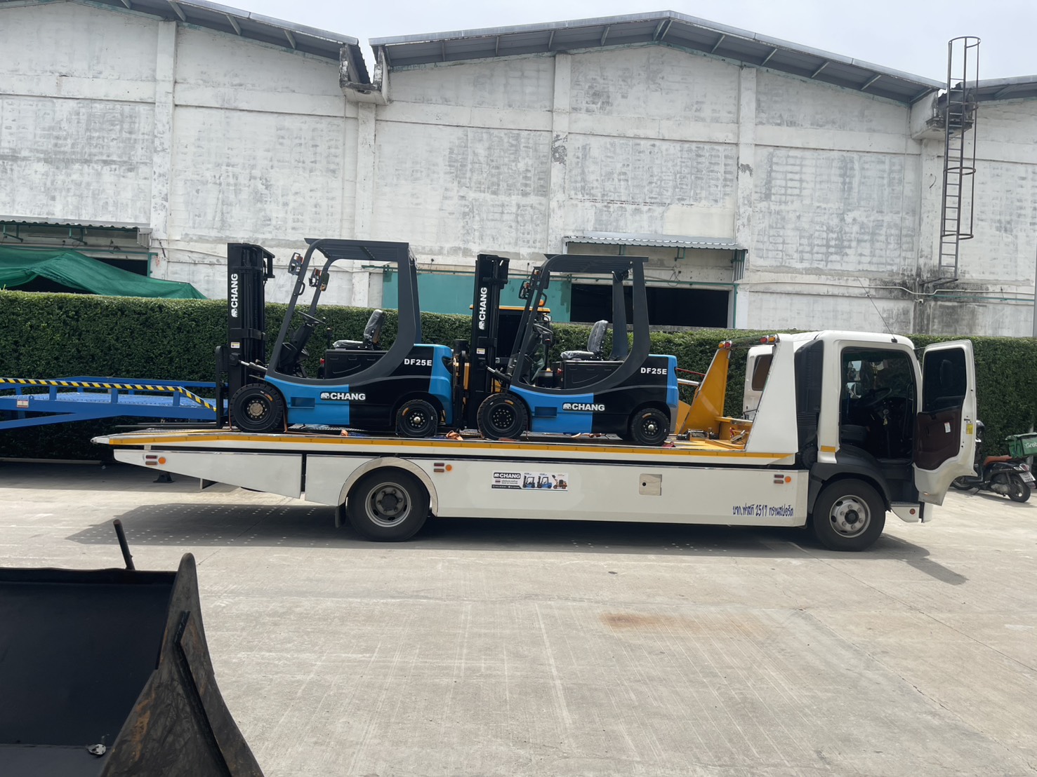 DF25E delivery photograph